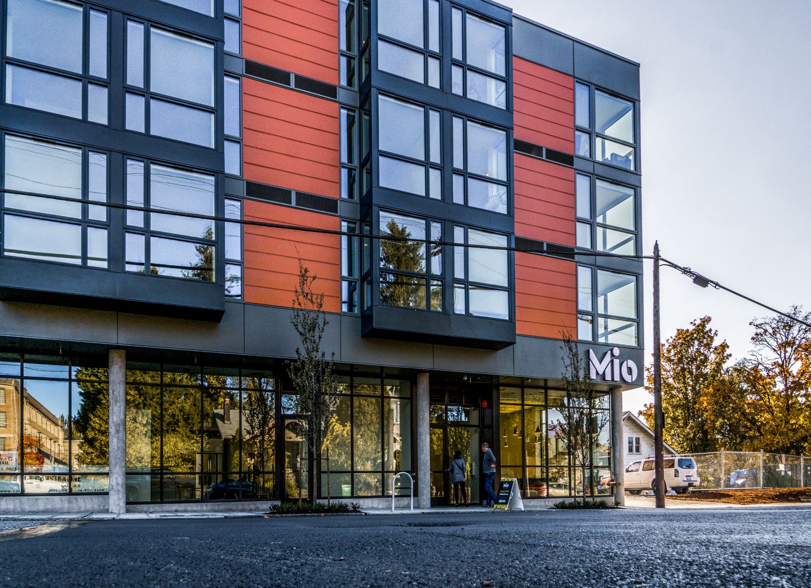 the building where the motel is located