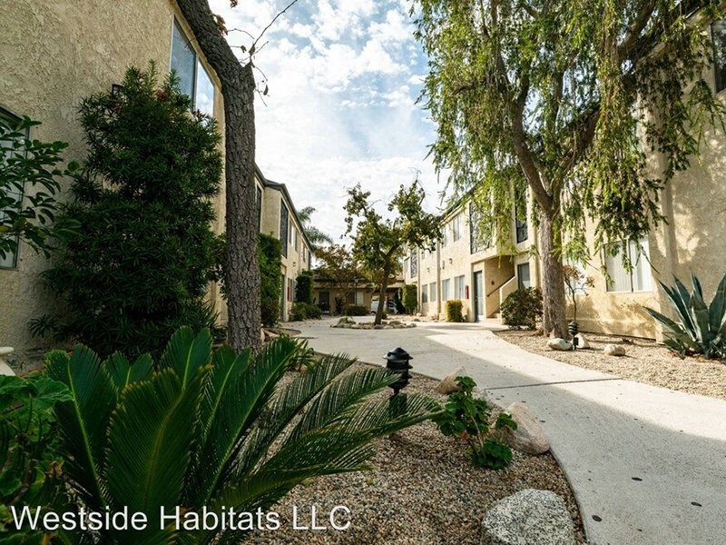 Courtyard Walking Path at The Canyons at Santa Clarita, Newhall, CA
