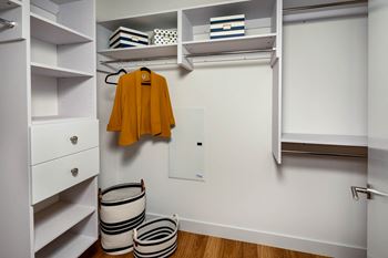 Closet at Mariposa on 3rd, Los Angeles, CA 90004