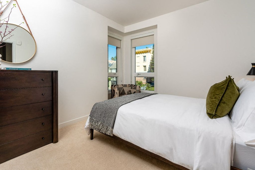 Beautiful Bright Bedroom at Fedora Bliss LLC, California