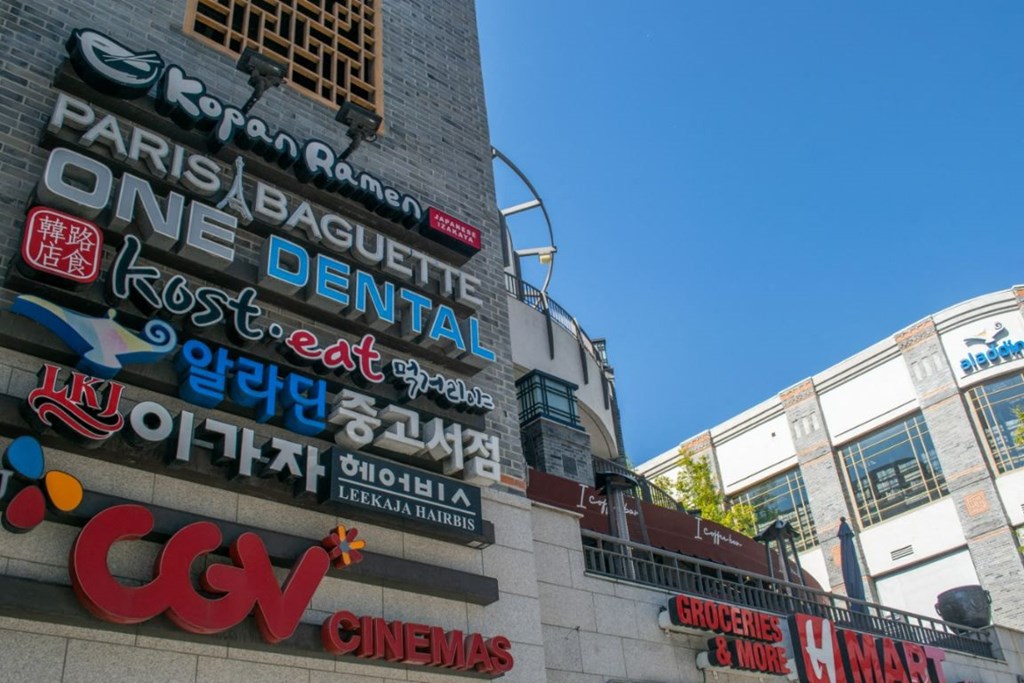 Shops And Places at Fedora Bliss LLC, California, 91367