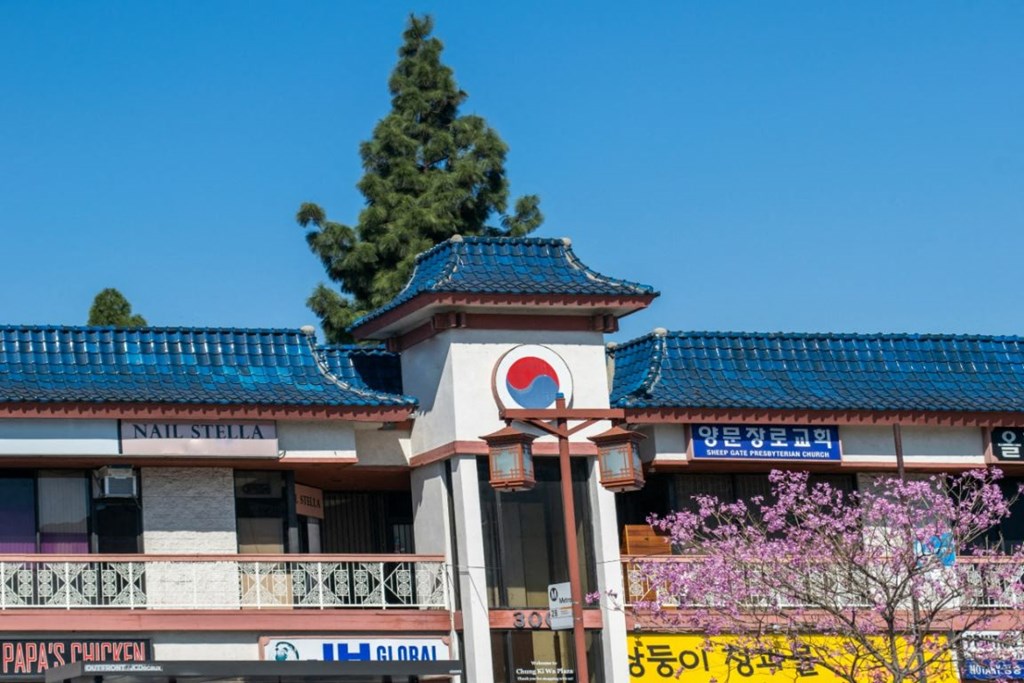 Neighborhood Restaurant at Fedora Bliss LLC, Woodland Hills, CA, 91367