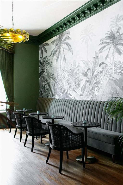 Spacious Lobby Area at The James – Furnished Apartments, California, 90028