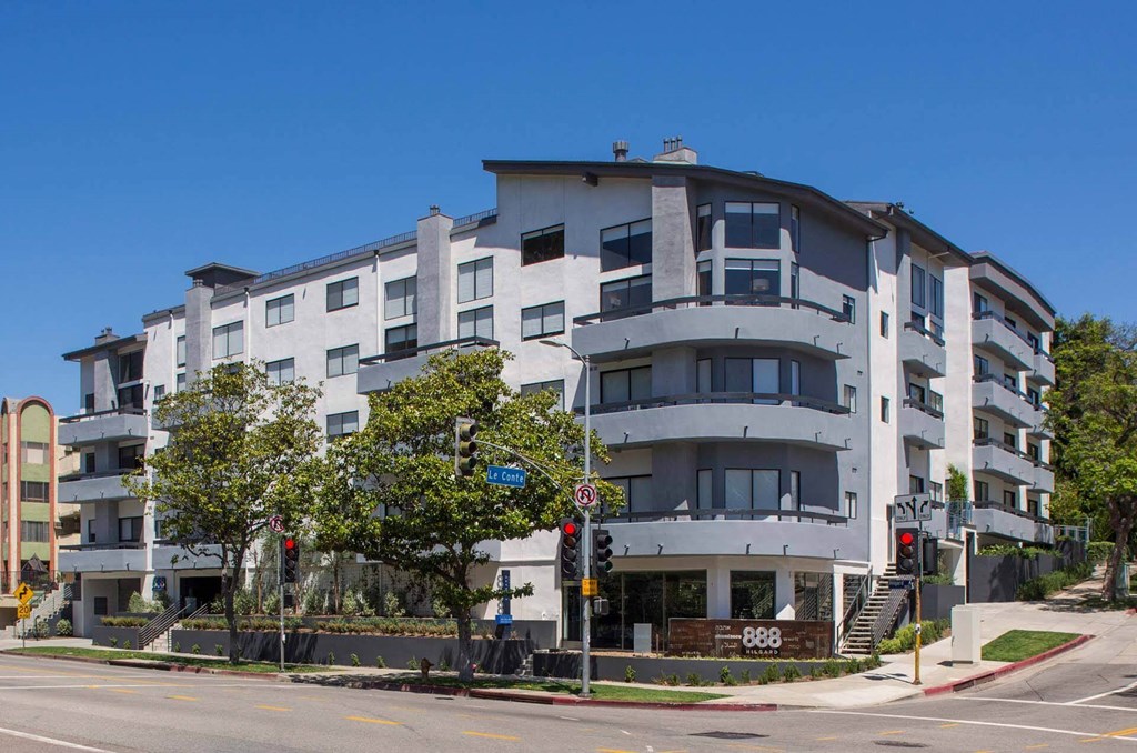 Apartment Exterior at 888 Hilgard – Furnished Apartments, Los Angeles, 90024