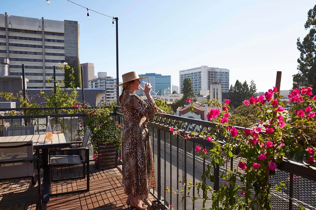 Spacious Balcony And Patio at 888 Hilgard – Furnished Apartments, Los Angeles