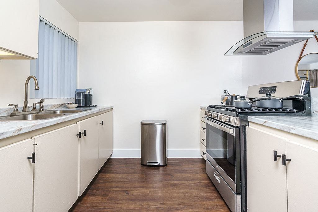 Chef-Inspired Kitchens at Via Oxnard, Oxnard, 93033