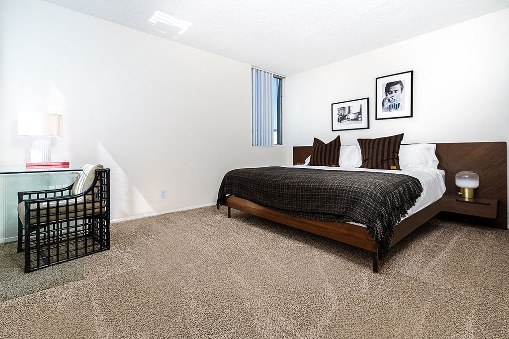 Comfortable Bedroom With Large Closet at Via Oxnard, Oxnard, CA, 93033
