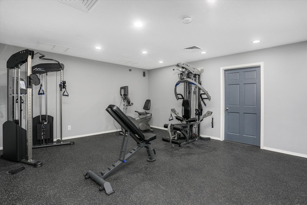 the gym at the preserve apartments