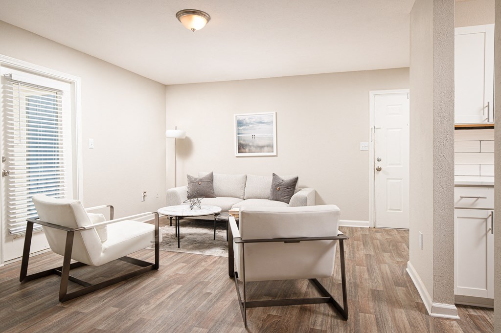 Living Room with Chairs at Arbor Park Apartments, Jackson, MS, 39209