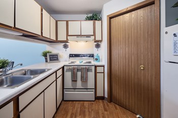 28815 Jamison St. 1-2 Beds Apartment for Rent - Photo Gallery 6