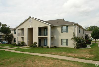 Outside Trail at Arbor Park Apartments, Jackson, MS