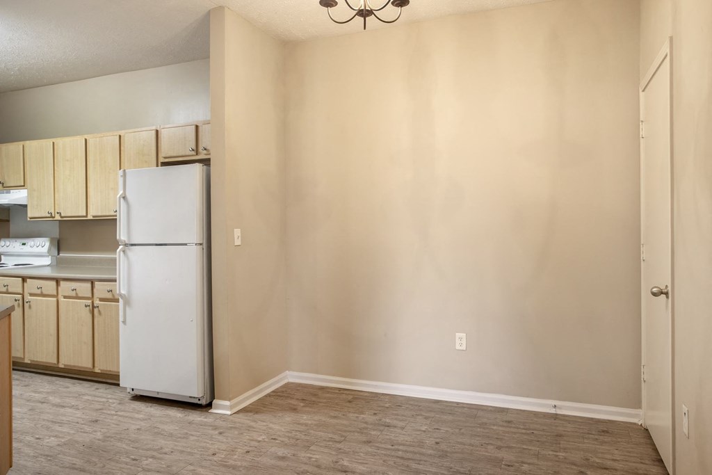 Dining room at Cameron Park Apartments, Mississippi, 39209