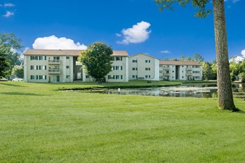 Exterior view Exterior view at Glengarry Park, Waterford, MI, 48328 - Photo Gallery 5