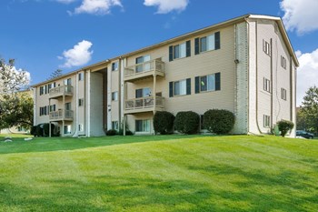 Ground picture Ground picture at Glengarry Park, Michigan, 48328 - Photo Gallery 4