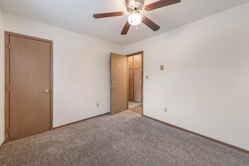 Bedroom With Ceiling Fan Bedroom With Ceiling Fan at Chatham Village Apartments, Columbus, 48232 - Photo Gallery 6