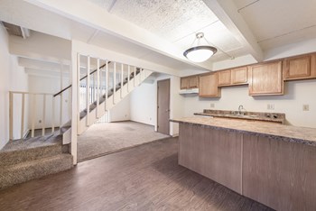Kitchen Unit Kitchen Unit at Chatham Village Apartments, Columbus, OH, 48232 - Photo Gallery 4