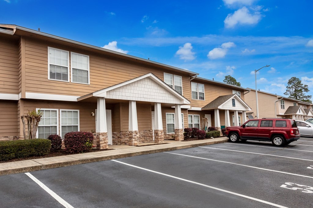 Lifestyle At The Bay Apartments, 12450 Three Rivers Rd., Gulfport, MS