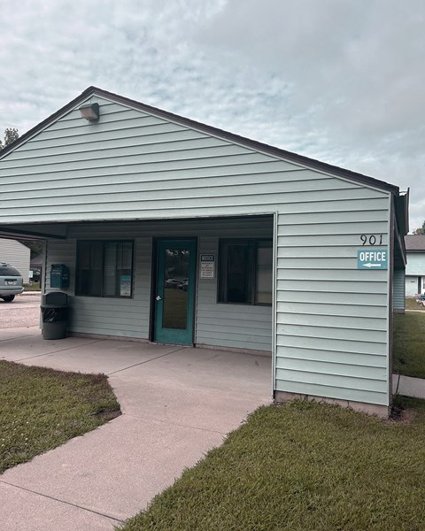 A small building with the number 901 on it.