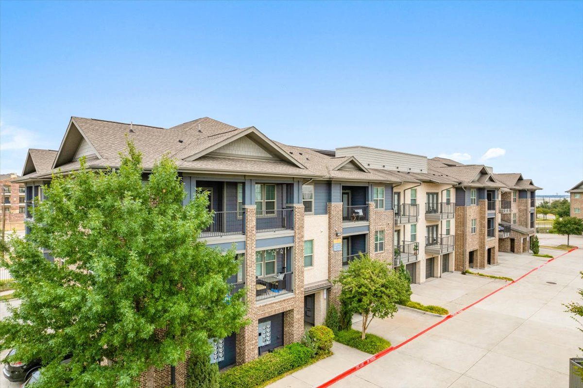 the preserve at ballantyne commons apartment balconies