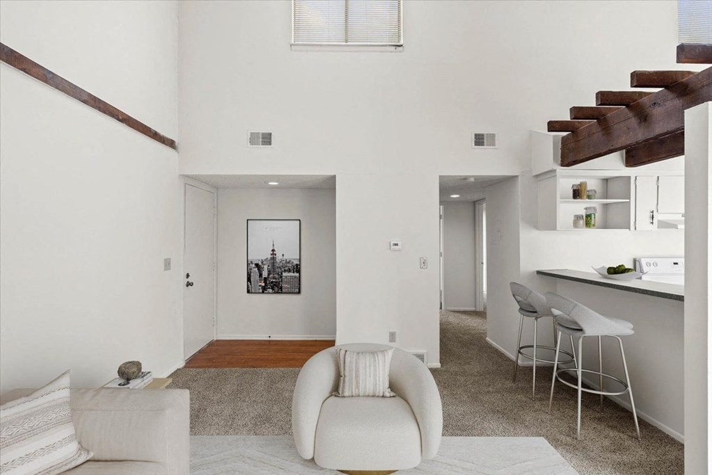 Living Room at Bremerton Park Apartment Homes , Prairie Village, KS, 66204
