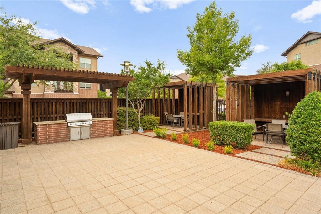 Grill And BBQ at Cypress at Lewisville Apartment Homes, Texas