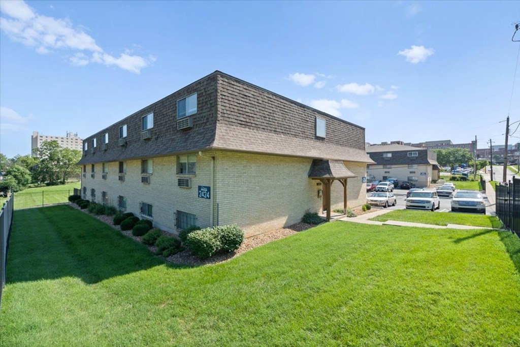 A building with the number 721 on it at Malvern Hill Apartment Homes, 66103