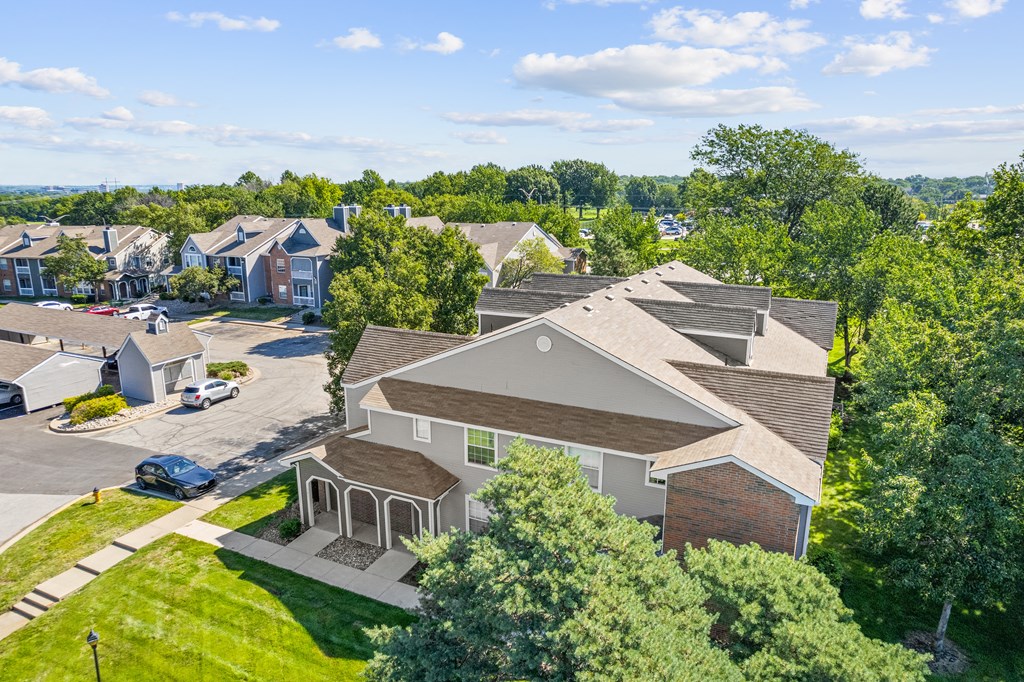 the estates at tanglewood|furnished exteriorat Stonebriar Apartments, Overland Park, 66213