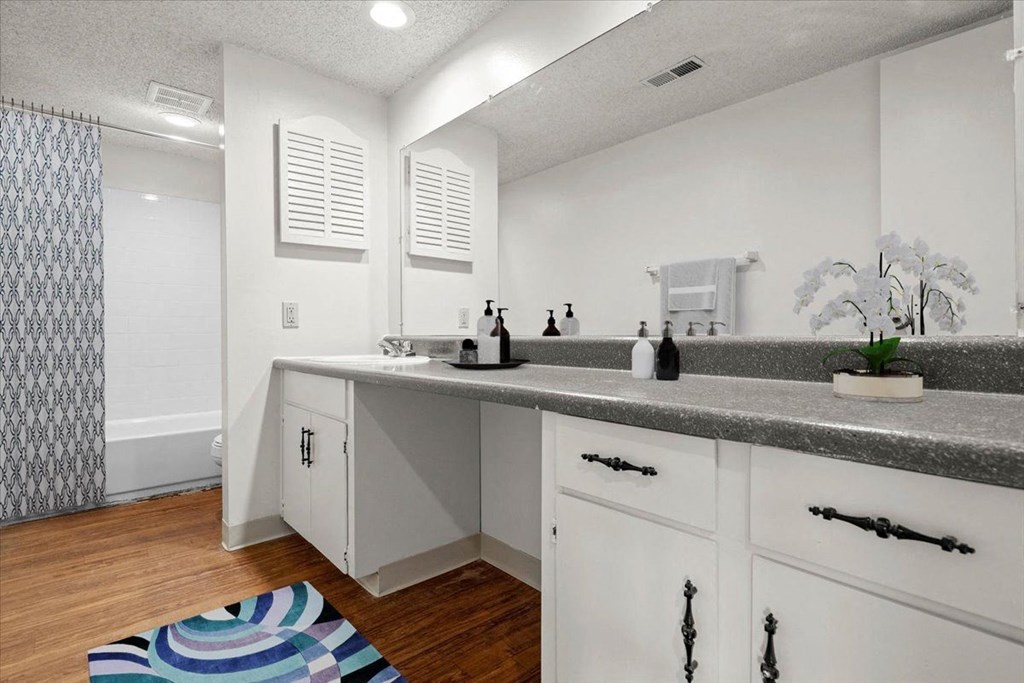 Bathroom at Bremerton Park Apartment Homes , Kansas, 66204