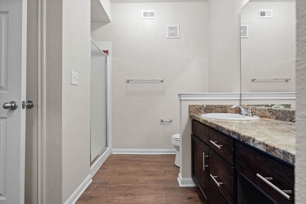 Luxurious Bathroom at Crescent Apartment Homes, Lenexa, KS, 66219