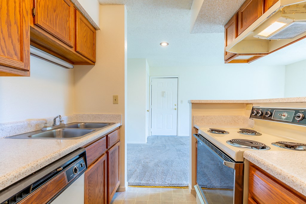 Kitchen gallery at Coventry Oaks Apartments, Overland Park, KS, 66214