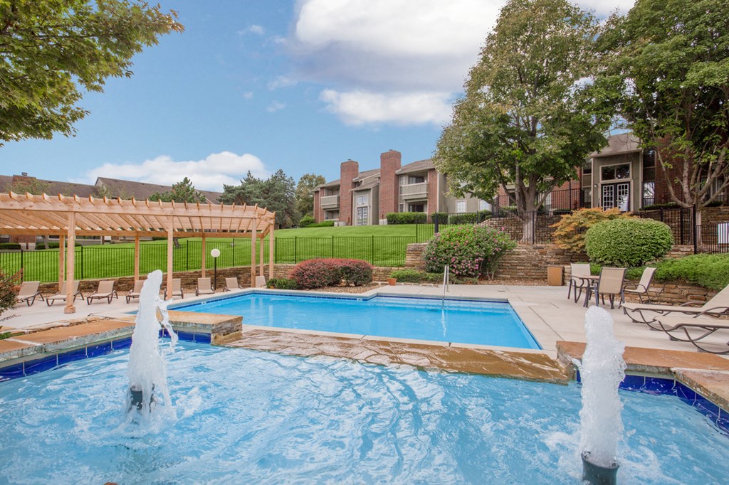 Swimming at Coventry Oaks Apartments, Overland Park, 66214