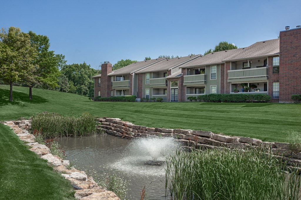 Building exterior fountain at Coventry Oaks Apartments, Kansas, 66214