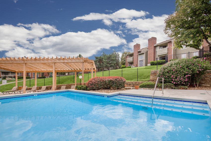 Swimming pool patio Swimming pool patio at Coventry Oaks Apartments, Kansas, 66214 - Photo Gallery