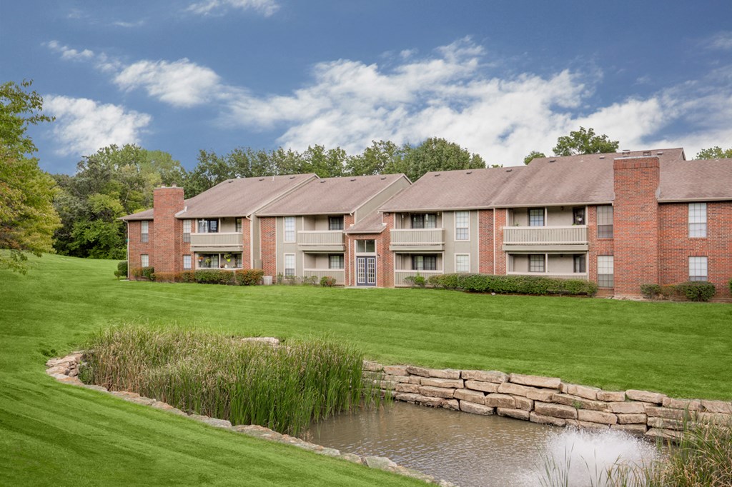 Exterior at Coventry Oaks Apartments, Overland Park, Kansas