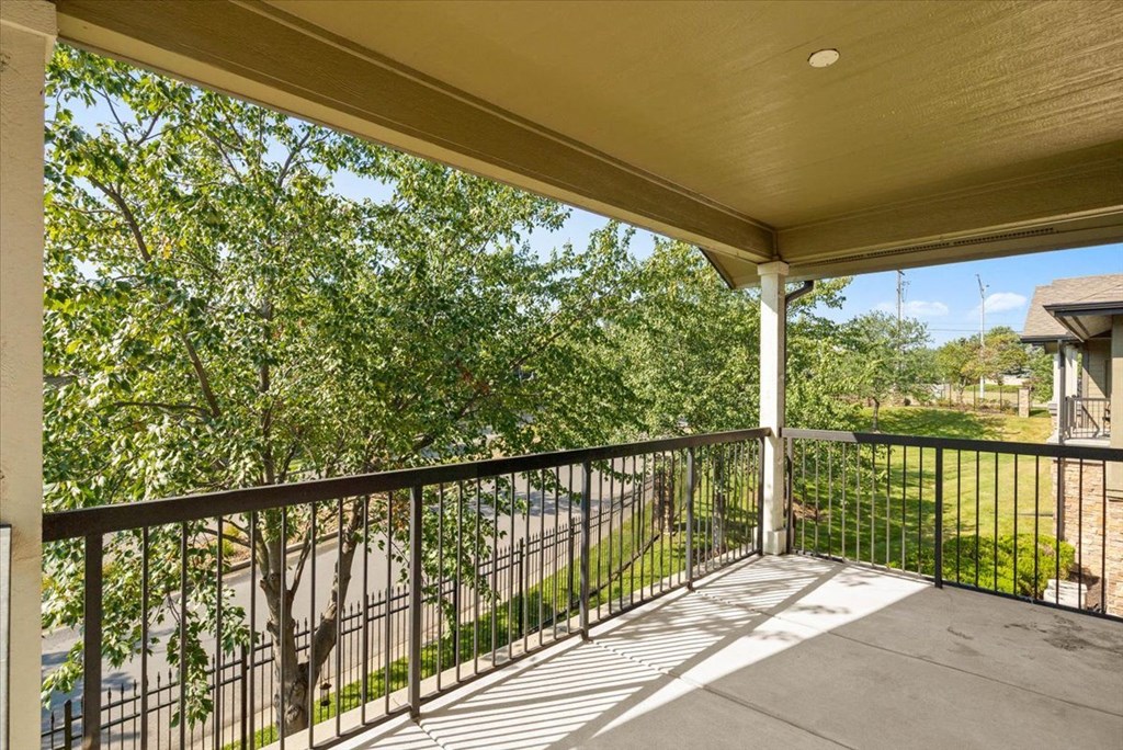 Spacious Patios and Balconies at Deer Creek Apartment Homes