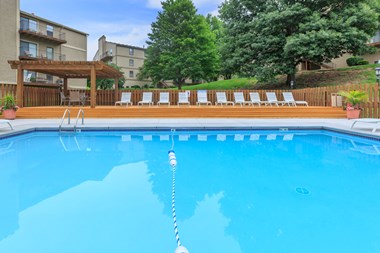 10601 Jefferson Street 1-2 Beds Apartment for Rent - Photo Gallery 2