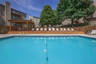Pool patio1 at Cloverset Valley Apartments, Kansas City, Missouri - Photo Gallery 4