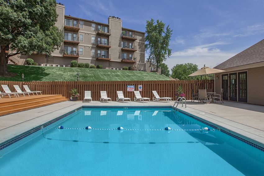 Swimming pool Swimming pool at Cloverset Valley Apartments, Missouri - Photo Gallery