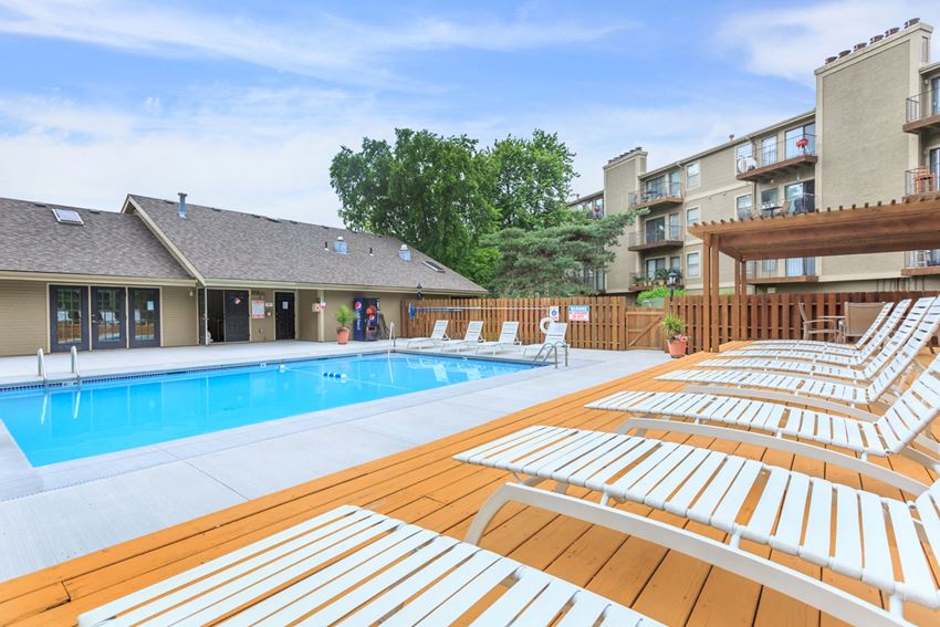 Swimming pool patio with view Swimming pool patio with view at Cloverset Valley Apartments, Kansas City, MO, 64114 - Photo Gallery