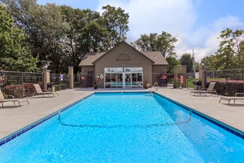 561 North Mur-Len Studio-2 Beds Apartment for Rent - Photo Gallery 6