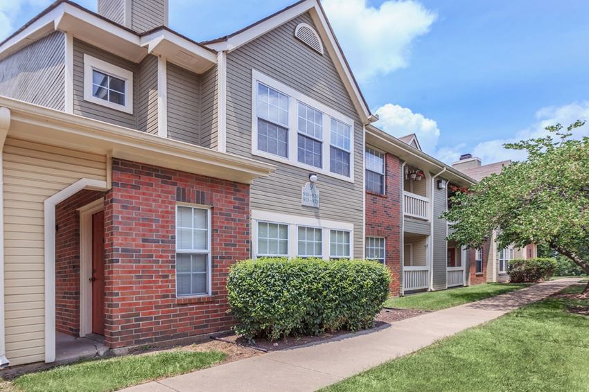 Stonebriar Apartment Homes, 12490 Quivira Rd, Overland Park, KS RentCafe