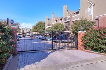 gate  at Creekview Apartment Homes, Texas, 75254