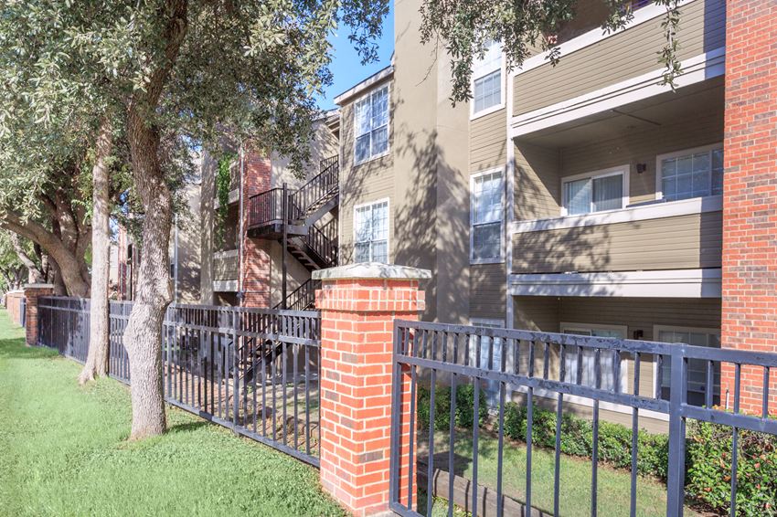 Creekview Apartment Homes, 14255 Preston Road, Dallas, TX RentCafe