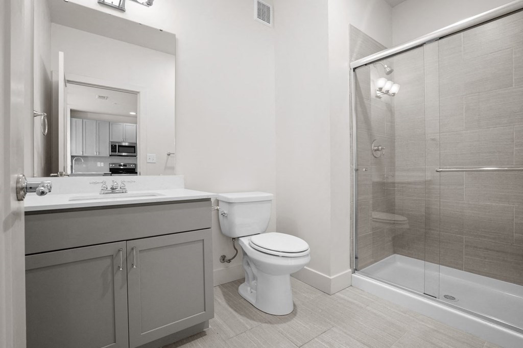 Modern Bathroom at Mirabelle Luxury Apartments, Kansas City, MO, 64111