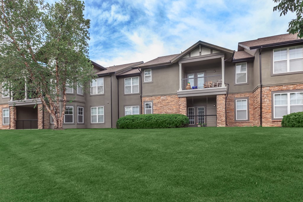 Lush Green Outdoors at Deer Creek, Overland Park, KS