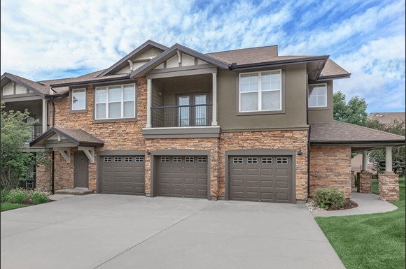 Deer Creek Apartments, 12849 Metcalf Ave, Overland Park, KS - RENTCafé