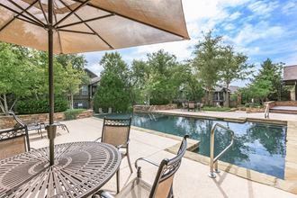 Poolside Dining Table at Deer Creek, Overland Park - Photo Gallery 4