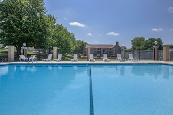 1711 N. Ridgeview Studio-2 Beds Apartment for Rent - Photo Gallery 2