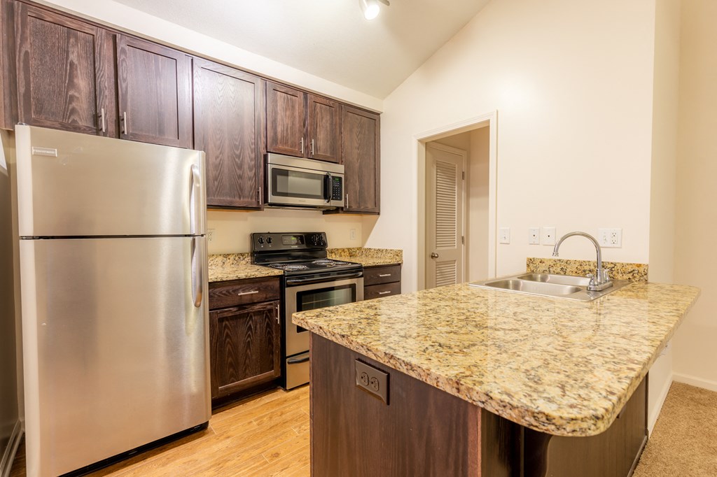 Fully Equipped Kitchen at Waterford Place Apartments & Townhomes, Overland Park