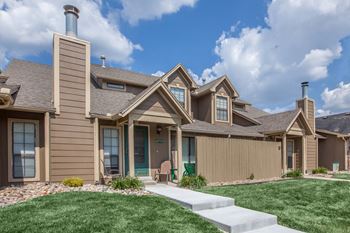 Exterior View Of Property at Waterford Place Apartments & Townhomes, Overland Park, Kansas